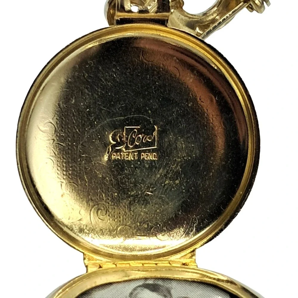 Vintage Coro Photo Locket Brooch Four Picture Frame Fleur de Lis Frame Gold Tone